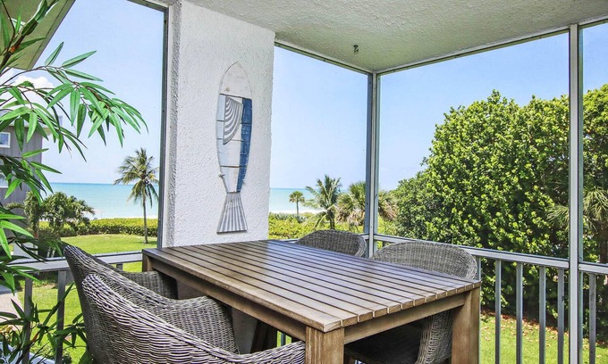 Sanibel Condo | Island Beach Club 320C is a stunning 2brm 2 bathrm, Sanibel Beach View condo!