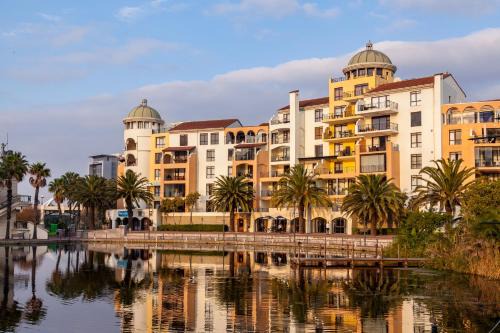 Century City Apartment | Island Club Hotel & Apartments