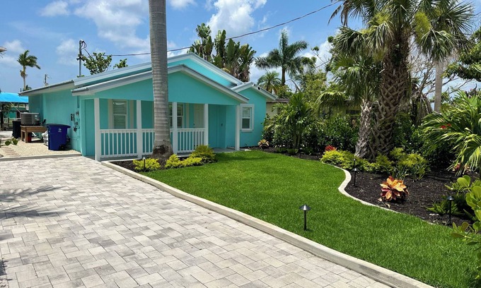 Matlacha Cottage | Island Cottage in Quaint Matlacha Florida. Amazing island life is a click away…