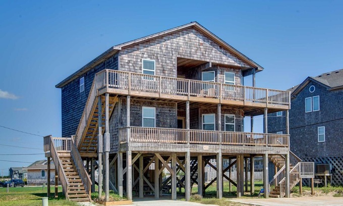 Buxton Cottage | Island Fantasea- Short Walk to Beach- Upper and Lower Level