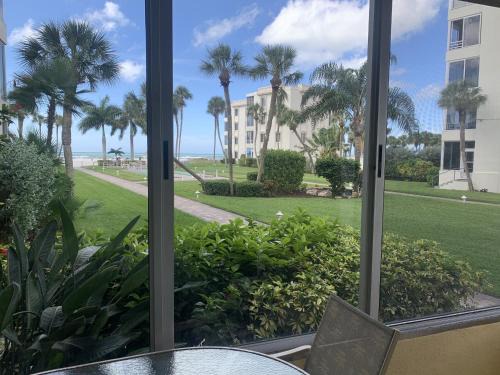 Siesta Key Apartment | Island House Beach Resort 10S