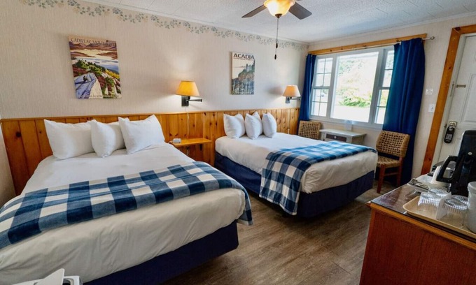 Trenton Apartment | Isleview Motel Room 9 - 10 min drive to Acadia!