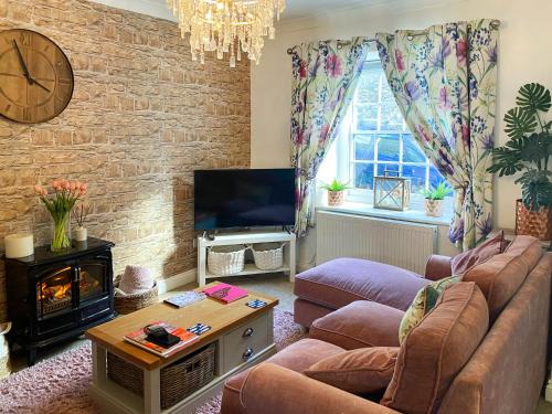 Helston House | Issys Cottage