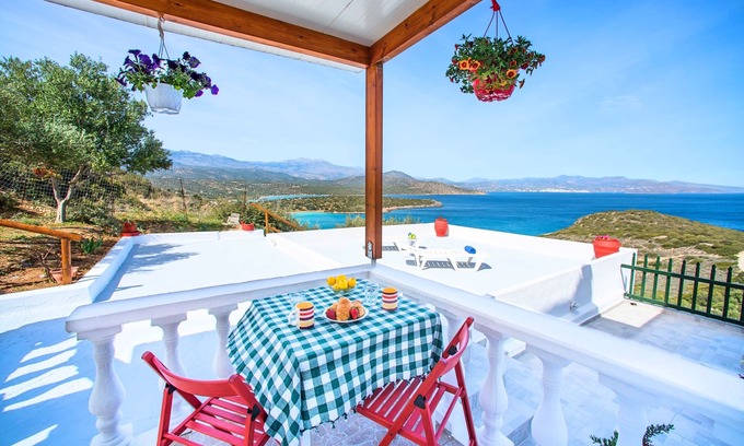 Istron Apartment | Istron Beachside Studio