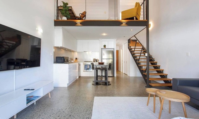 Fremantle Apartment | It Doesn't get much "inner Freo" thank this