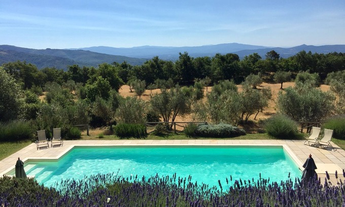 Loro Ciuffenna House | Charming farmhouse with stunning views and pool between Florence and Arezzo.