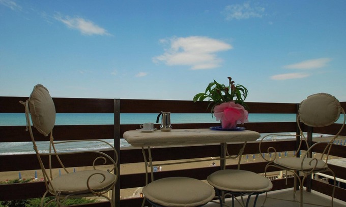 Marina di Castagneto Carducci Apartment | Vespucci by Holiday World