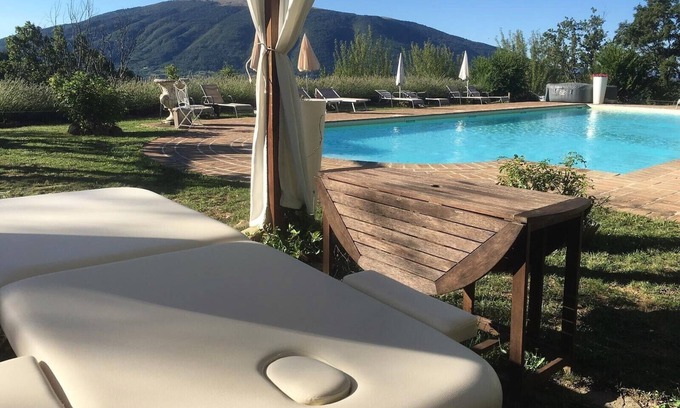 Assisi Other | Italian farmhouse in the countryside with 7 bedrooms and large pool