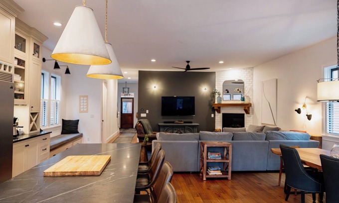 Italian Village House | Italian Vil Gem | GameRm High St .2mi Parking