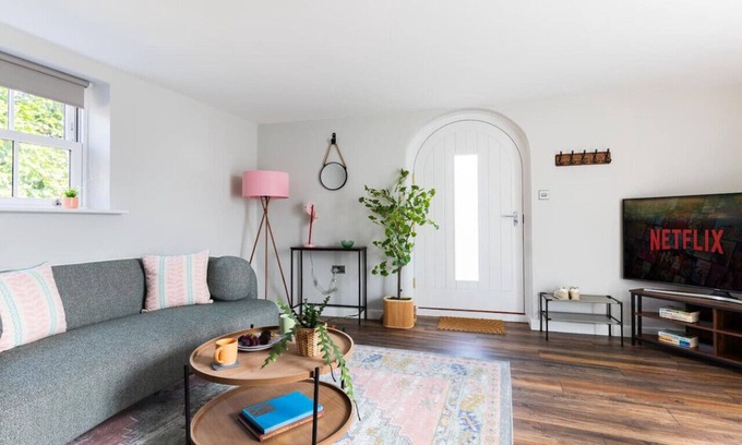 Scalby House | Ivy Mews - Converted Barn in Popular Village