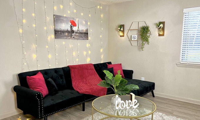 East Side Apartment | J'aime Paris | Downtown ATL LUXURIOUS OPULENCE