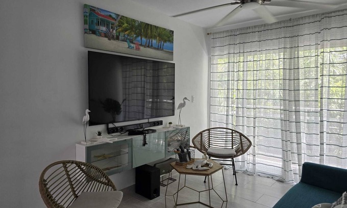 Santo Domingo Condo | J&P's Place Modern, 3/2 in Riviera Colonial, across from Zona Colonial, Rio Ozam