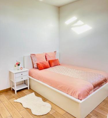 Bezons House | Jabeen's House Bedroom 2