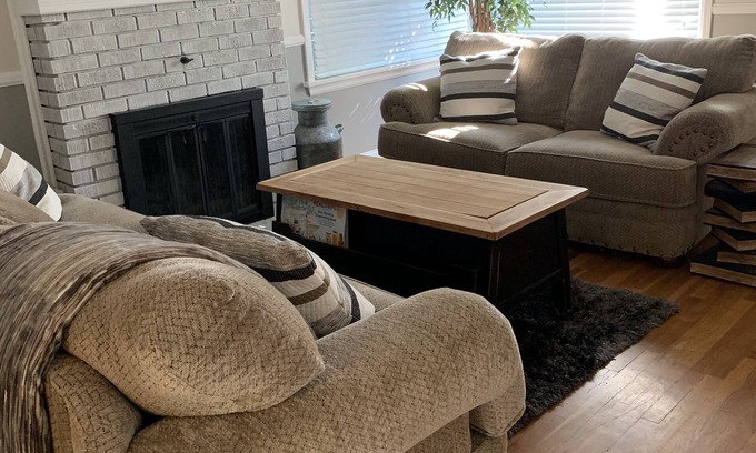Idaho Falls House | Jacki Lynn’s Large Idaho Falls Downtown Brick Home. 2-3 Kings!