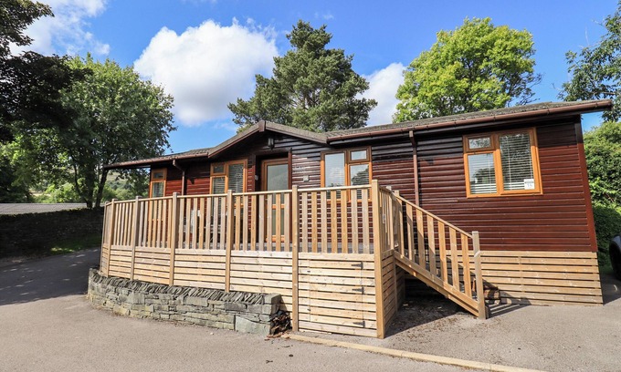 Troutbeck Cottage | JACMAR LODGE, pet friendly, with a garden in Windermere