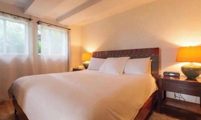 Islamorada Apartment | Jacuzzi Suite Overlooking the Sea @Islamorada - Iguana Suite