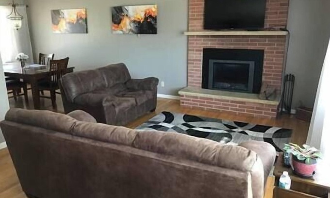 Dubuque House | Jacuzzi tub - fireplace - Self check-in- off street parking!