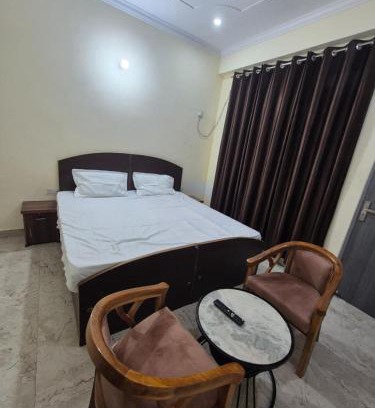 Greater Noida Hotel | Jagdamba Homestay