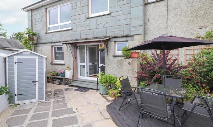 Staveley House | JAKANORI, pet friendly, with a garden in Staveley
