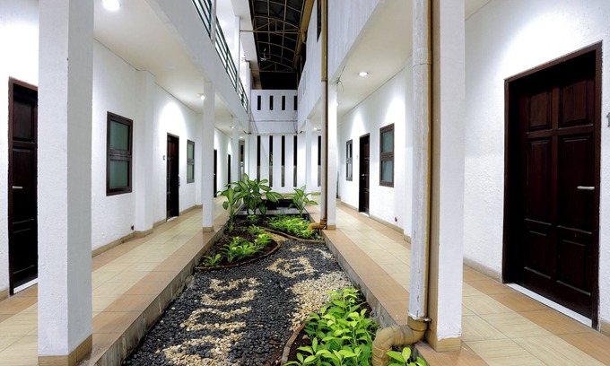 Gondangdia Hotel | Jambuluwuk Residence Menteng