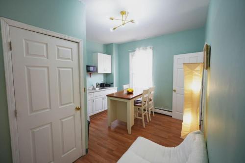 Jersey City Apartment | Japanese Inspired Twin Retreat 15 Min to Manhattan