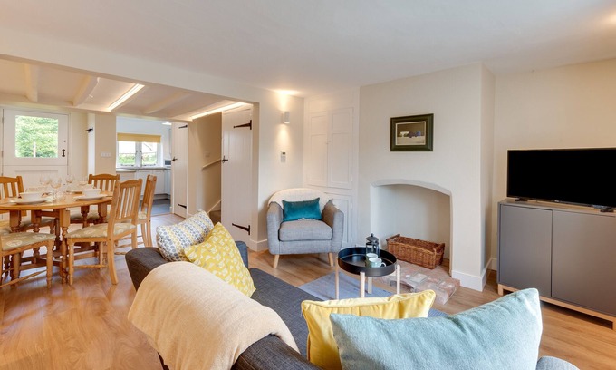 Wenhaston House | Japonica Cottage - One Bedroom House, Sleeps 2