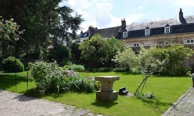 Arras Apartment | Jardin de la Préfecture
