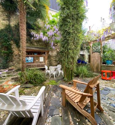 Auray Apartment | Jardin paisible en centre-ville