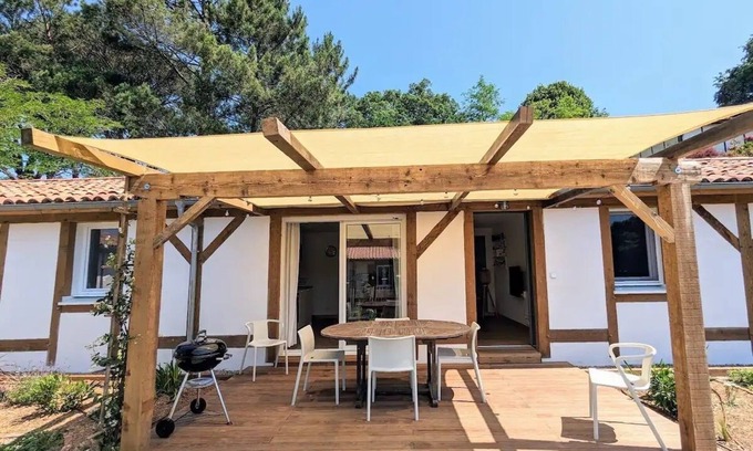 Lesperon House | Jasmin - Nature & sea with terrace and play area