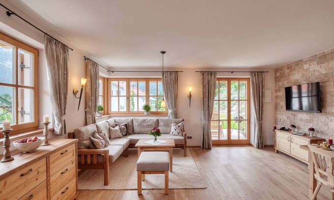 Muhlwinkl Apartment | Jasmin vacation apartment with south-facing terrace and mountain view
