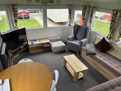 Flamborough Apartment | Jay 35 4 bed sleeps up to 8 dog friendly caravan Thornwickbay haven site on East coast