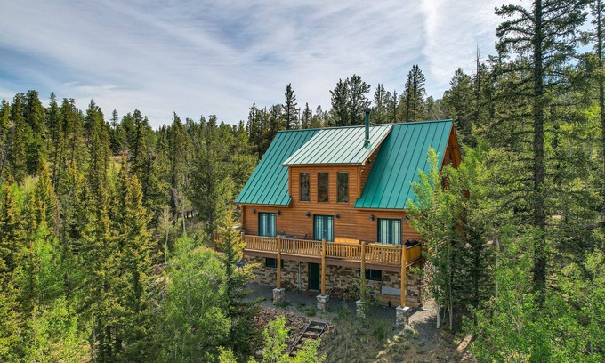 Indian Mountain Cabin | Jefferson Cabin w/Fire Pit & Sauna Near Hiking!