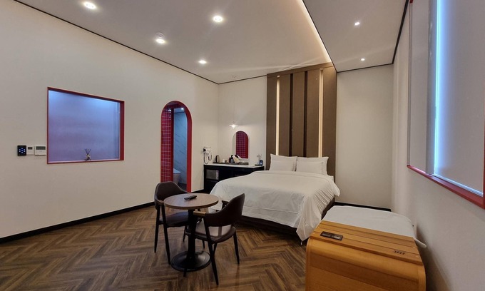 Aewol Hotel | Jeju Aewol Show Drive in Unmanned Hotel