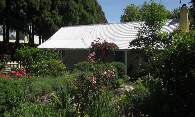 Berrima Cottage | Jellore Cottage - in the heart of town