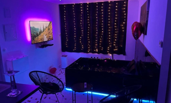 Montereau-Fault-Yonne Apartment | Jennah Spa