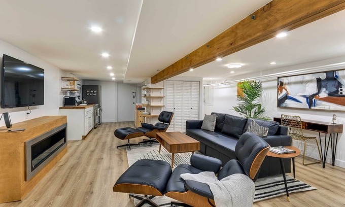 Jersey City Apartment | Jersey City Vacation Rental Near Light Rail!