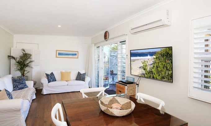Vincentia House | Jervis Bay Beach Shack - Pet Friendly
