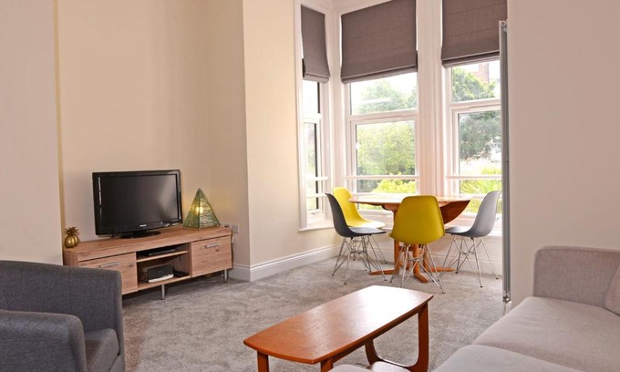 Eastbourne Seafront Apartment | Jevington Gardens