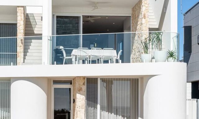 Aldinga Beach House | Jewel~Family friendly luxury living~4 king rooms