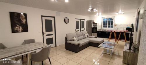 Le Lamentin House | Jimmyloc