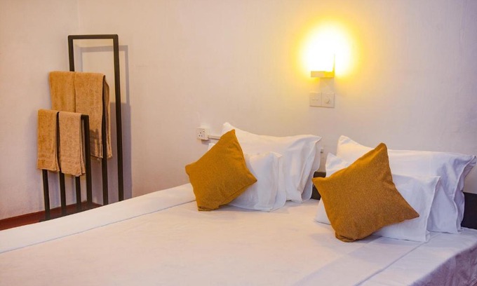 Hikkaduwa House | JLH Beach Hotel Hikkaduwa