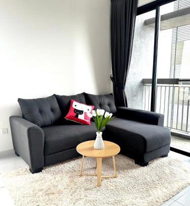 Bukit Indah Apartment | Joan's Hideout Sky Trees Serviced Apartment 4 pax JB Aeon Bukit Indah