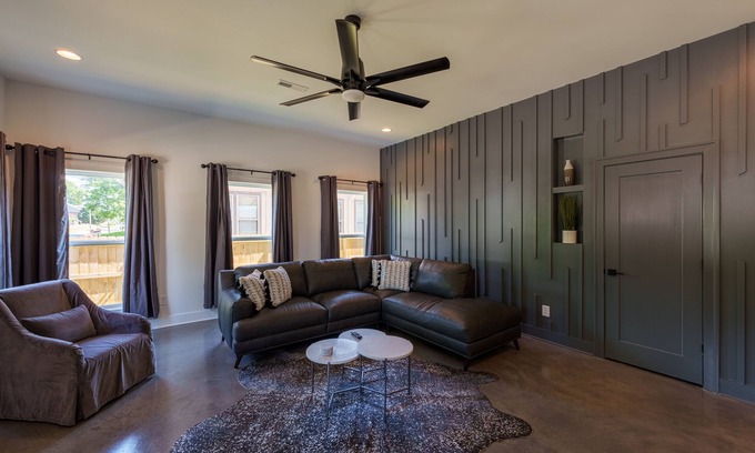 Murfreesboro Condo | Johnny on Maple.Luxury with Relaxing Vibes
