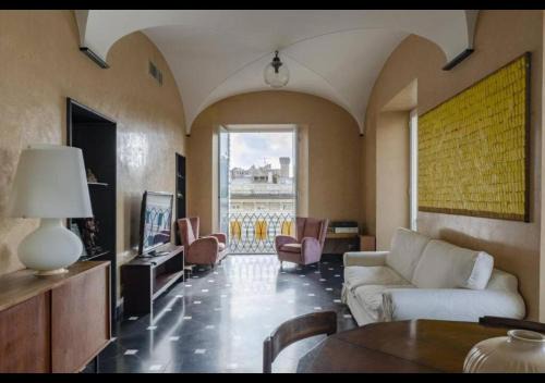Genoa Historical Centre Apartment | JOIVY Exclusive Flat for 6 near Cathedral of Genoa