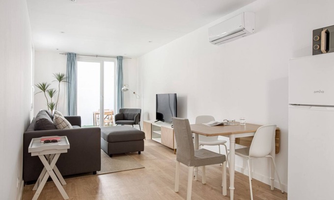 Sao Jose Apartment | JOIVY Minimalistic apt w/patio in Principe Real