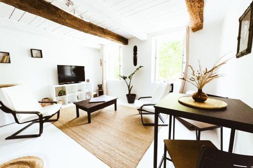 Bargemon Apartment | Joli 2P - Piscine & Parking