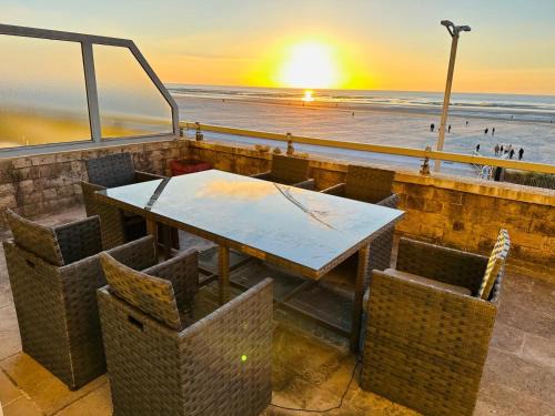 Berck-sur-Mer Apartment | Joli appartement Face Mer et Plage, Grande Terrasse panoramique, Berck Plage, à 15km du Touquet