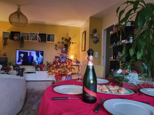 Rambouillet Apartment | Jolie Chambre