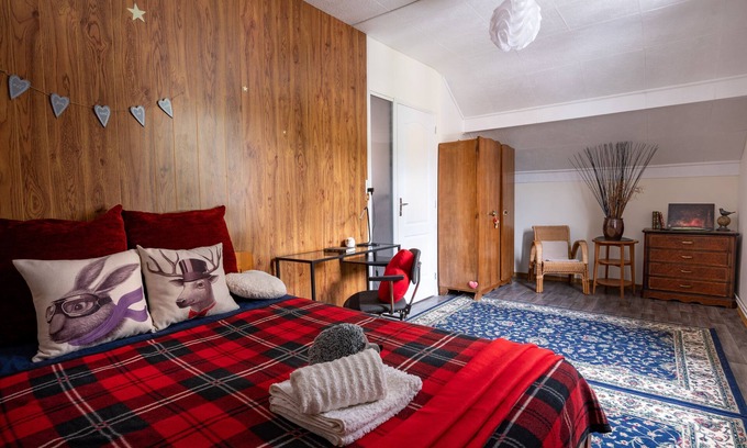 Romainville House | ❤️Jolie room in a charming house, 7min walk from the metro