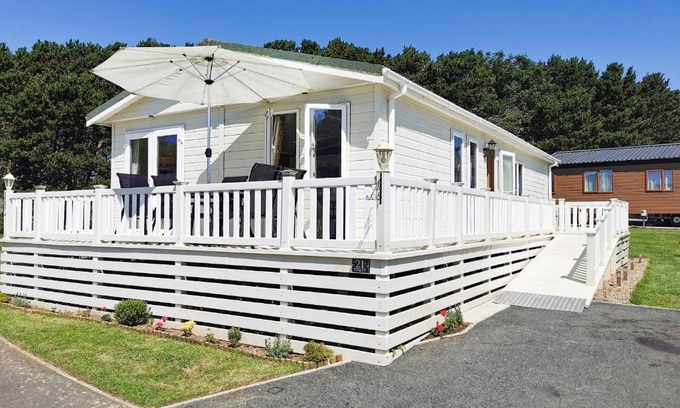 Cayton Bay House | Jonstone Pines